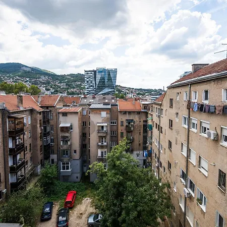 Bright And Colorful 1bdr In The Center