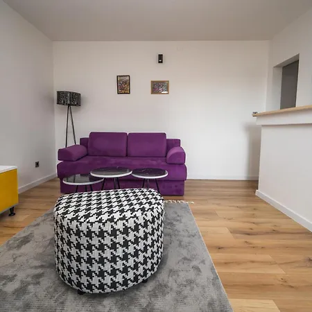 Apartment Bright And Colorful 1bdr In The Center *