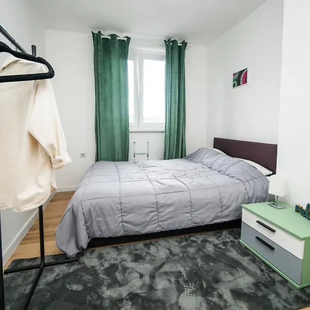 Bright And Colorful 1bdr In The Center Apartment *