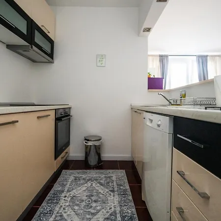 Bright And Colorful 1bdr In The Center * Sarajevo