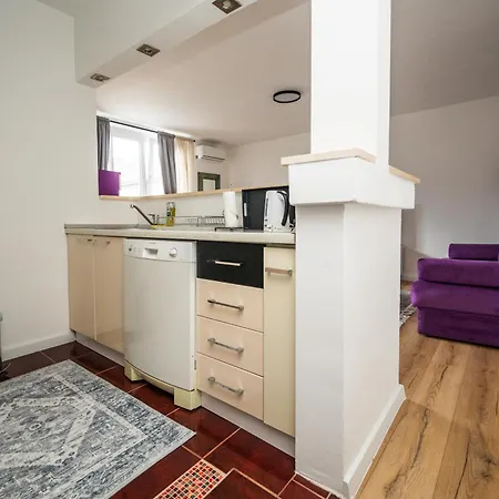 Bright And Colorful 1bdr In The Center Appartement