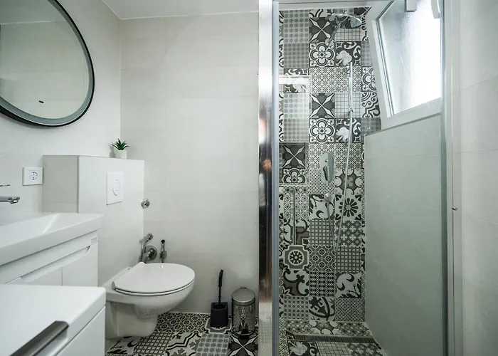 Bright And Colorful 1bdr In The Center Sarajewo