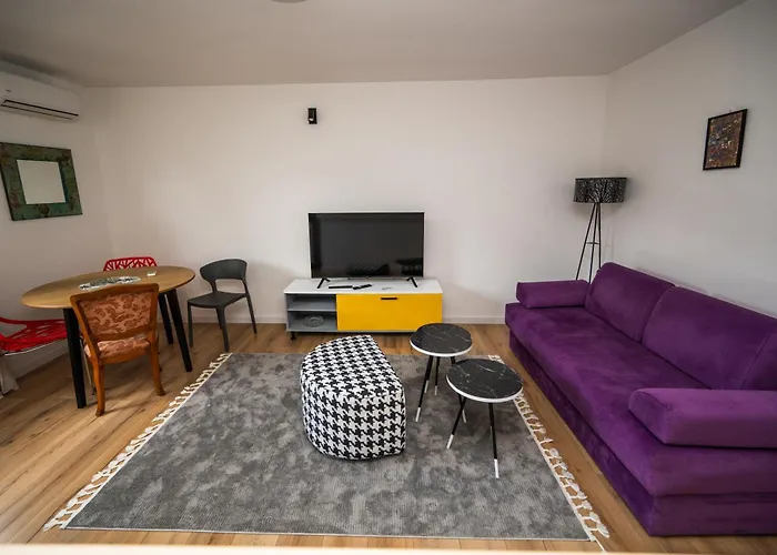 Bright And Colorful 1bdr In The Center * Sarajewo