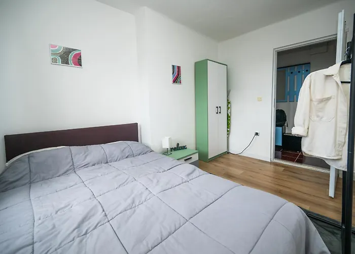 Bright And Colorful 1bdr In The Center Sarajewo