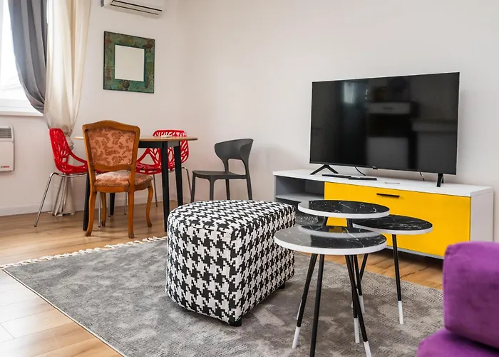 Apartament Bright And Colorful 1bdr In The Center *