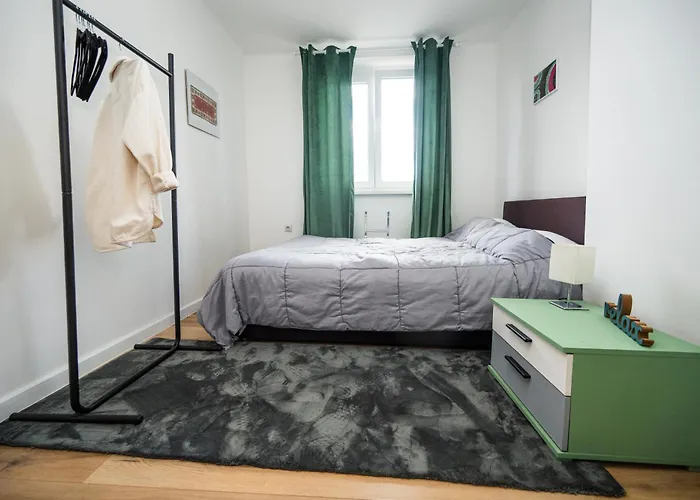 Bright And Colorful 1bdr In The Center Apartament Sarajewo